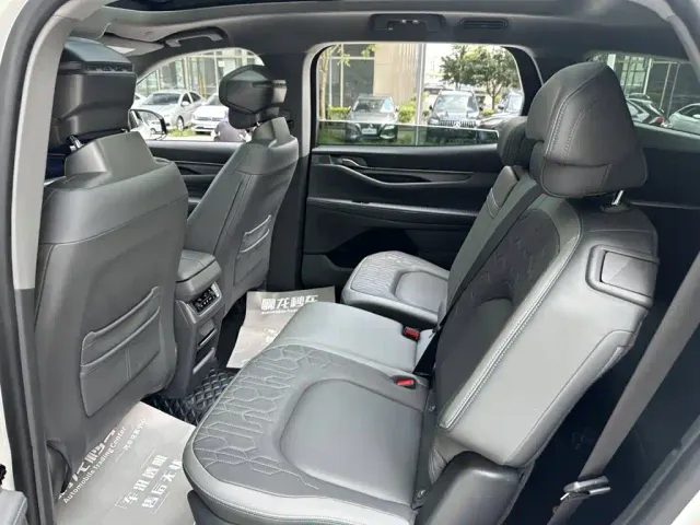 Ford Edge — Фото автомобиля 8