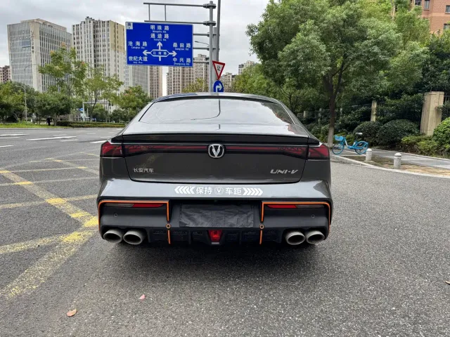 Changan UNI-V — Фото автомобиля 13