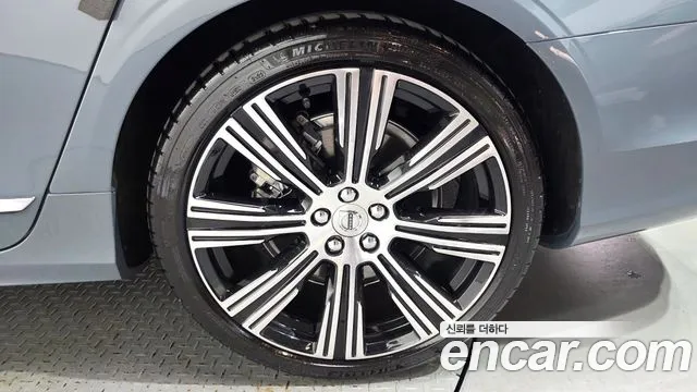 Вольво S90 — Фото автомобиля 20