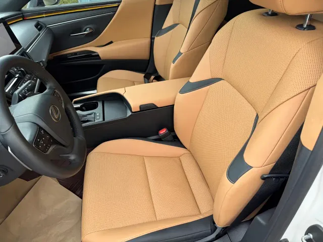 Lexus ES — Фото автомобиля 5