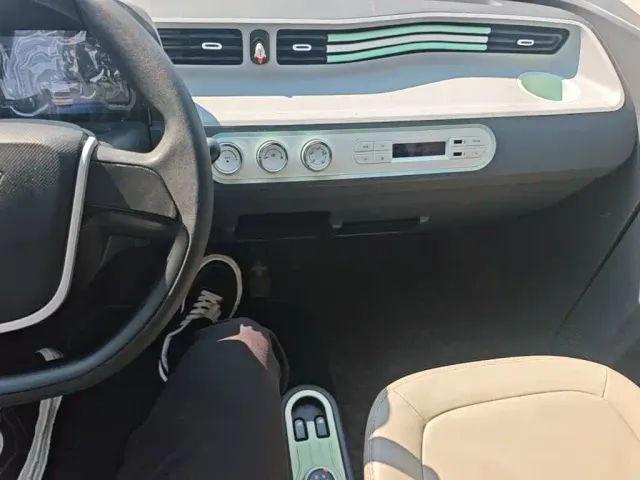 Wuling Hongguang Mini EV — Фото автомобиля 12