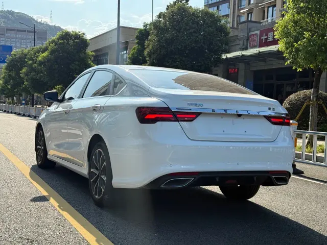 Geely Binrui — Фото автомобиля 15