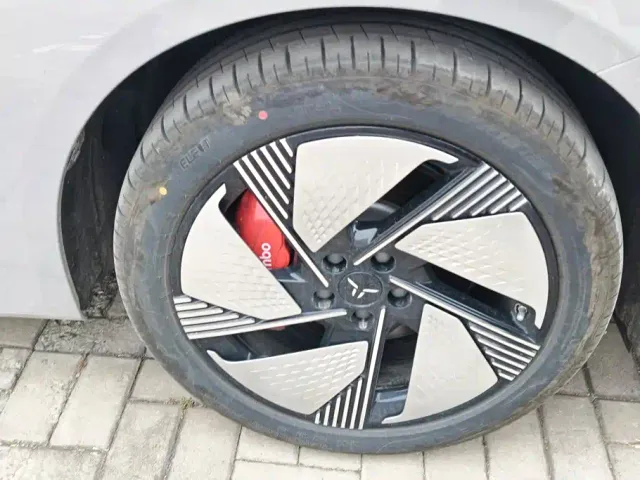 Hongqi EH7 — Фото автомобиля 6