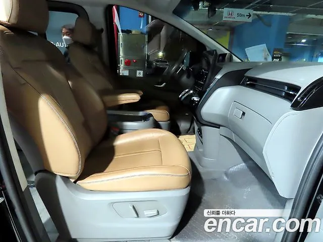 Hyundai Staria Staria 4WD Lounge 9 мест — Фото автомобиля 8