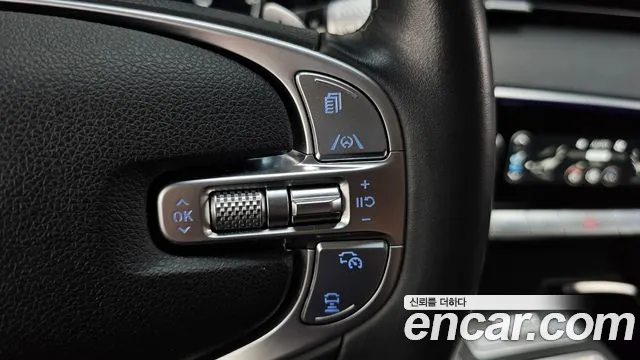 Genesis GV70 — Фото автомобиля 30