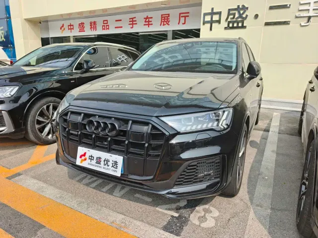 Audi Q7 — Фото автомобиля 2