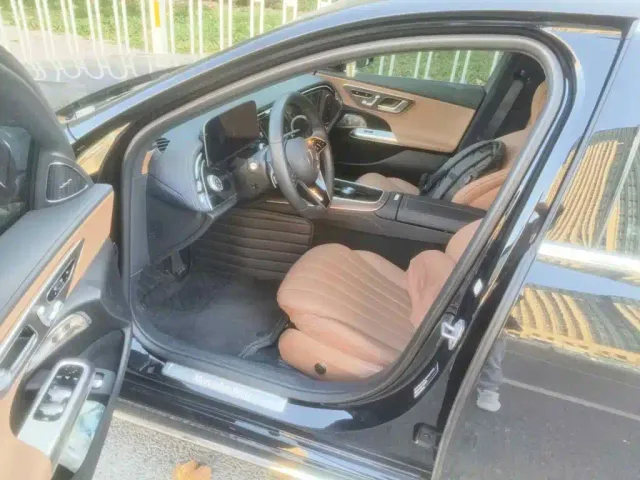 Mercedes-Benz E-Class — Фото автомобиля 8
