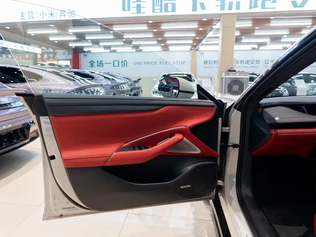 Xiaomi SU7 — Фото автомобиля 7