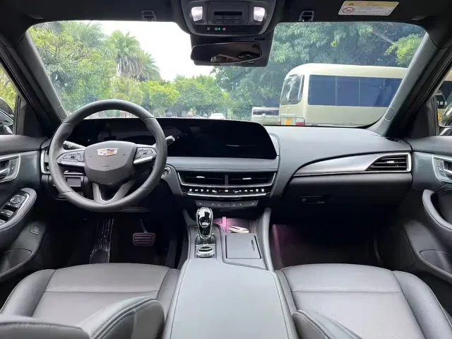 Cadillac CT5 — Фото автомобиля 5
