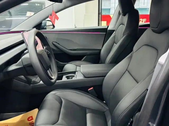 Tesla Model 3 — Фото автомобиля 7