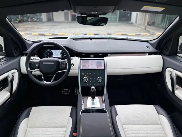 Land Rover Discovery Sport — Фото автомобиля 11