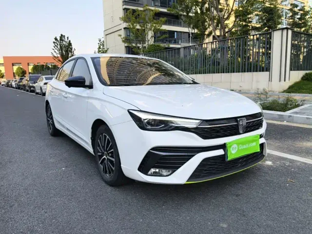 Roewe i5 — Фото автомобиля 3