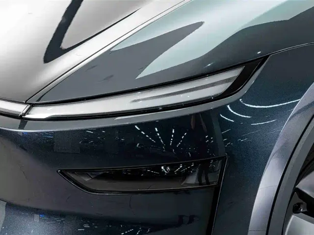 Tesla Model Y — Фото автомобиля 4