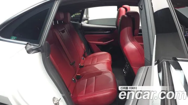 Porsche Macan Electric — Фото автомобиля 17