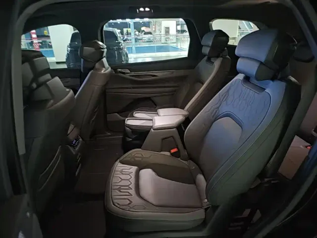Ford Edge — Фото автомобиля 16