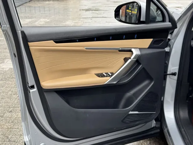 Geely Boyue L — Фото автомобиля 15