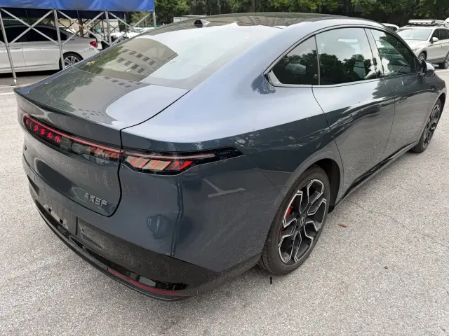 Nissan N7 — Фото автомобиля 3