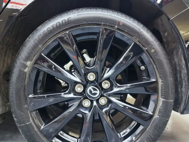 Mazda Axela — Фото автомобиля 14