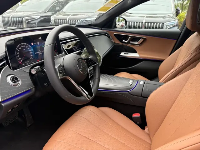 Mercedes-Benz E-Class — Фото автомобиля 6