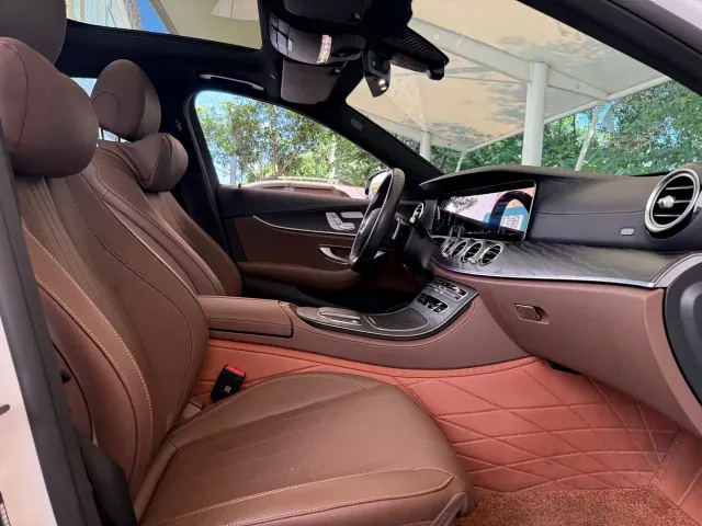 Mercedes-Benz E-Class — Фото автомобиля 12