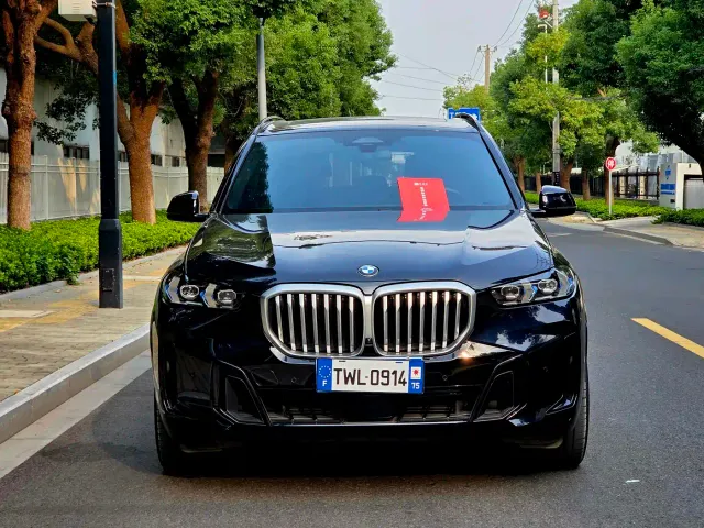 BMW X5 — Фото автомобиля 2