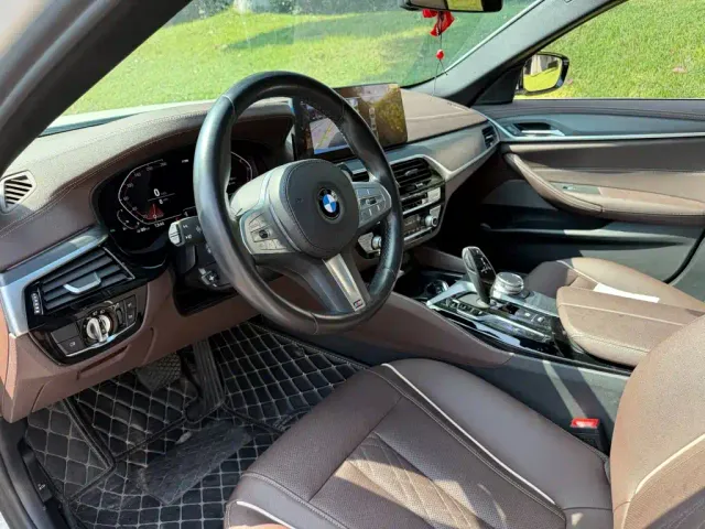 BMW 5 Series — Фото автомобиля 7