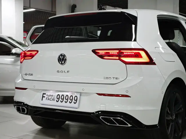 Volkswagen Golf — Фото автомобиля 23