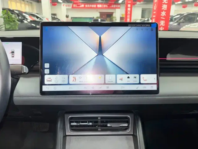 BYD Qin L — Фото автомобиля 17