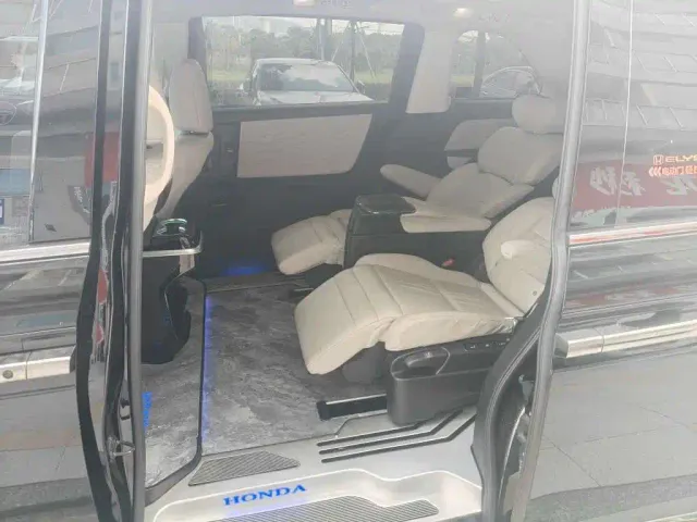 Honda Elysion — Фото автомобиля 5