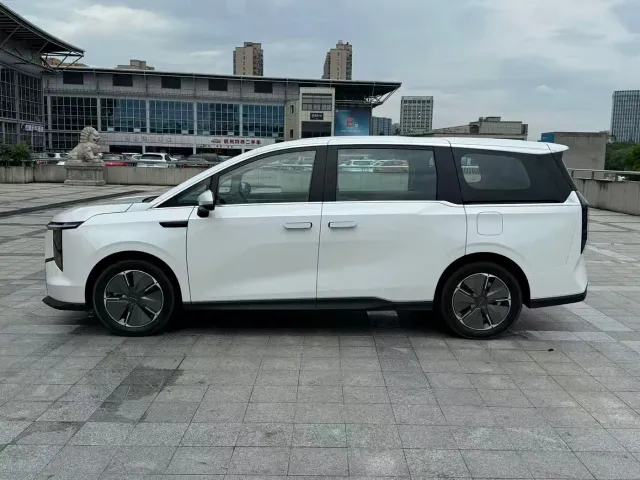 Maxus Dajia 7 — Фото автомобиля 4