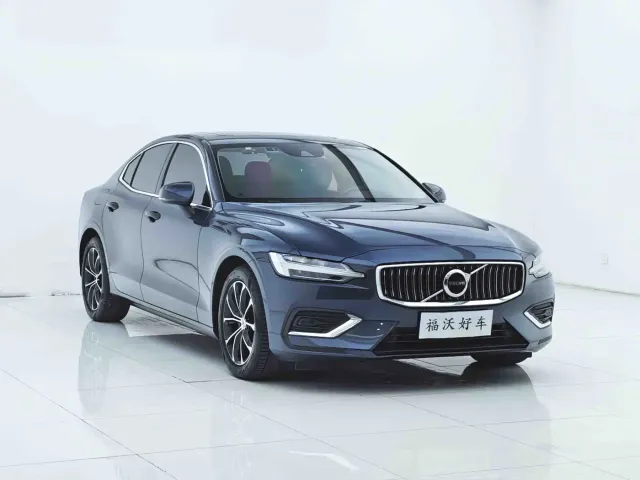 Volvo S60 — Фото автомобиля 3