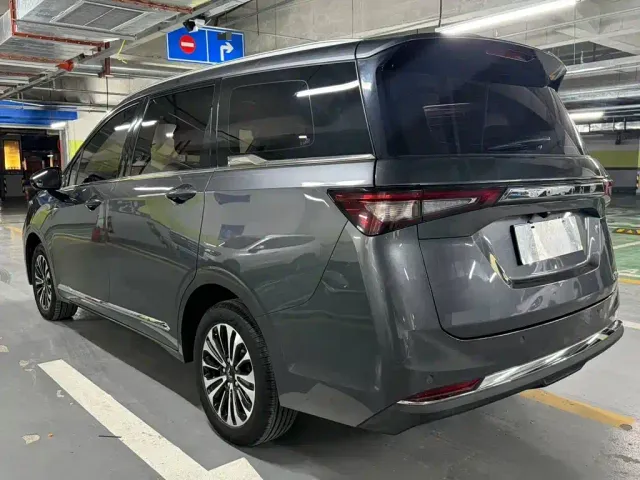 Wuling Jiachen — Фото автомобиля 4