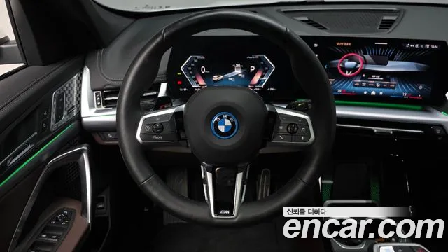 BMW iX1 U11 — Фото автомобиля 13
