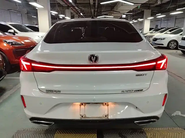 Changan Eado — Фото автомобиля 5