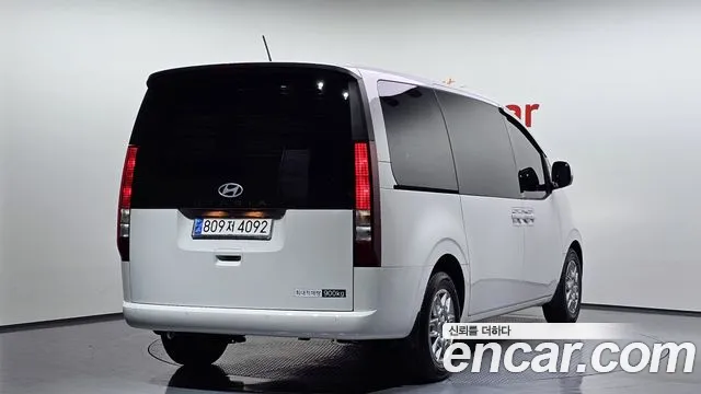 Hyundai Staria Staria Карго 3 места — Фото автомобиля 2
