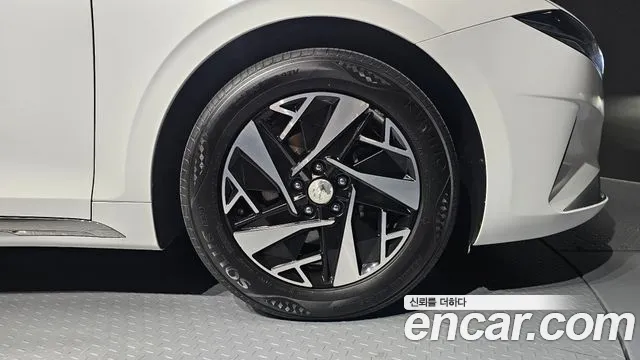 Hyundai Grandeur (New) Hybrid — Фото автомобиля 6
