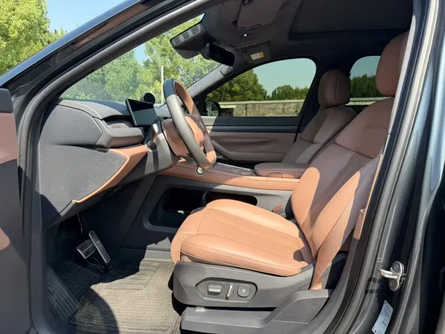 Nio ES8 — Фото автомобиля 5