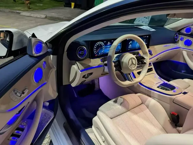 Mercedes-Benz E-Class — Фото автомобиля 4