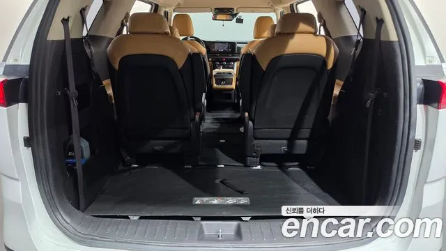 Kia Carnival Generation 4 — Фото автомобиля 20