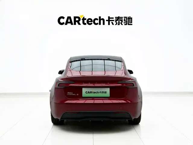 Tesla Model 3 — Фото автомобиля 19