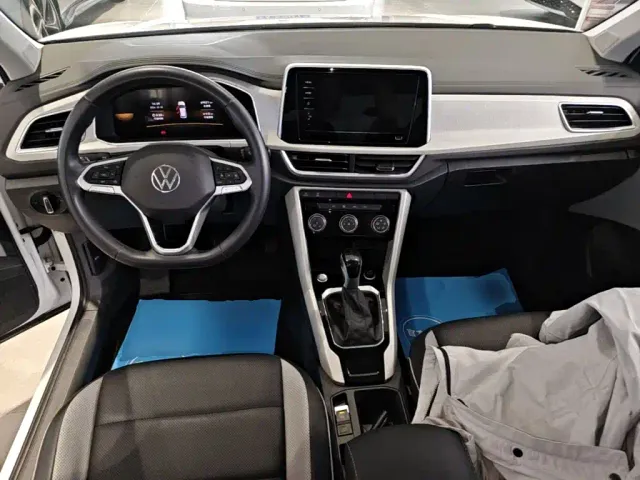 Volkswagen T-Roc — Фото автомобиля 9