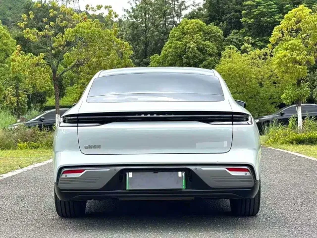Geely Galaxy Xingyao 8 — Фото автомобиля 5