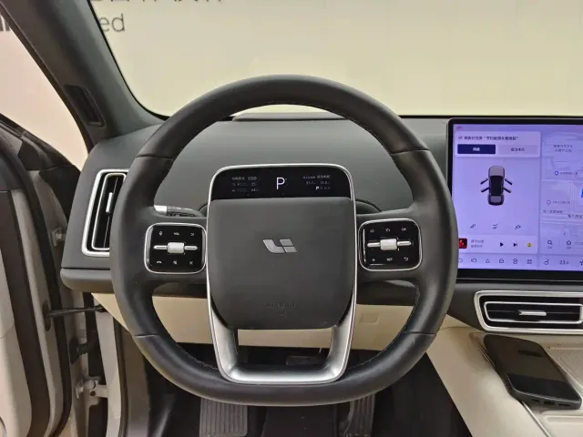 Li Auto L6 — Фото автомобиля 20