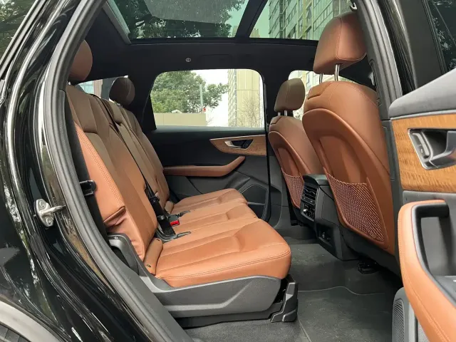 Audi Audi Q7 2023 55 TFSI quattro S line Ice & Snow Sport Edition — Фото автомобиля 11