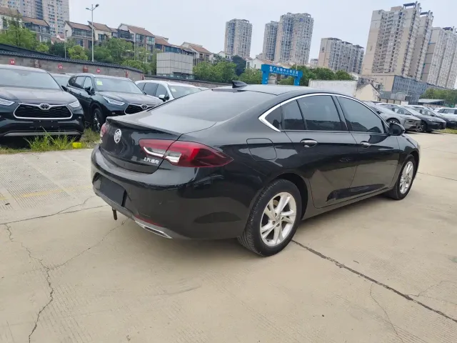 Buick Regal — Фото автомобиля 9