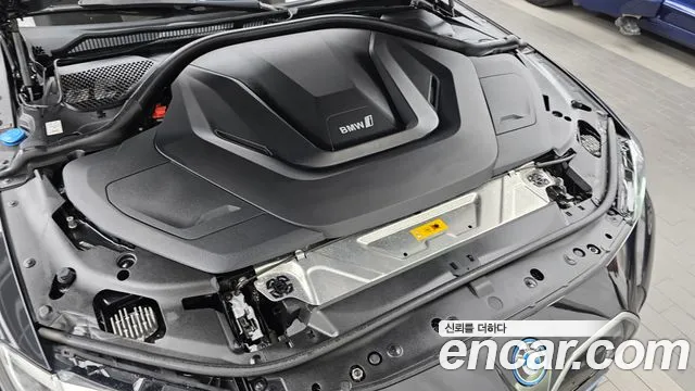 BMW i4 — Фото автомобиля 5