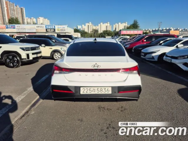 Hyundai Avante CN7 — Фото автомобиля 5