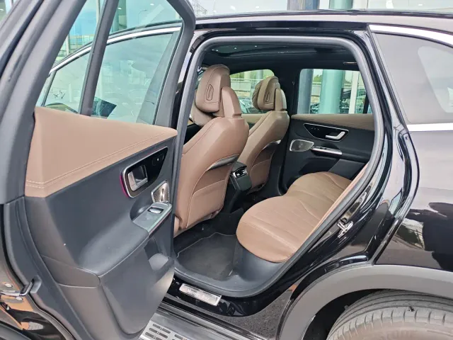 Mercedes-Benz EQE SUV — Фото автомобиля 6