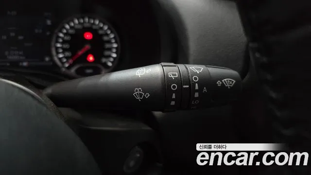 Jeep Renegade — Фото автомобиля 25
