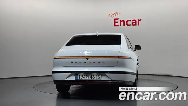 Hyundai Grandeur GN7 — Фото автомобиля 4